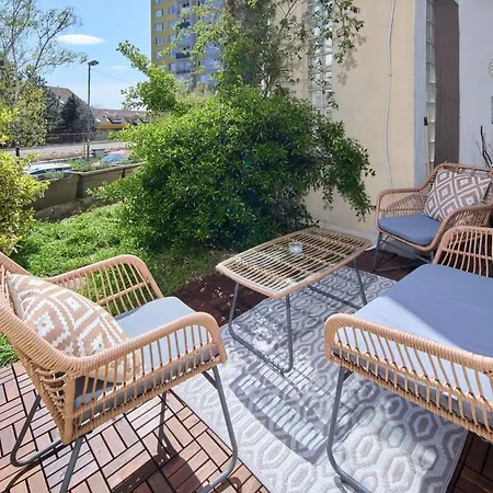 Appartement 2 Bedrooms, 2 Bathrooms & Garden *