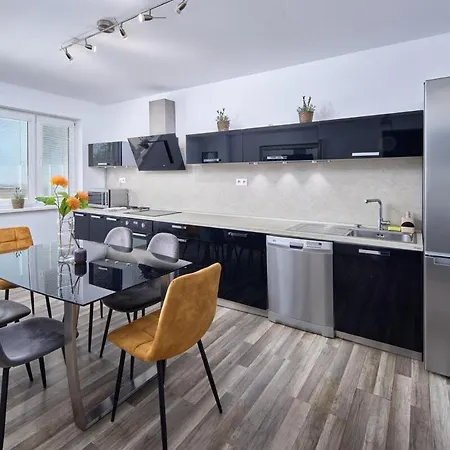 2 Bedrooms, 2 Bathrooms & Garden * Bratislava